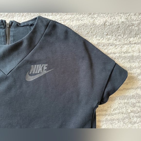 Nike Big Girls Fashion back zip shirt - Picture 2 of 6
